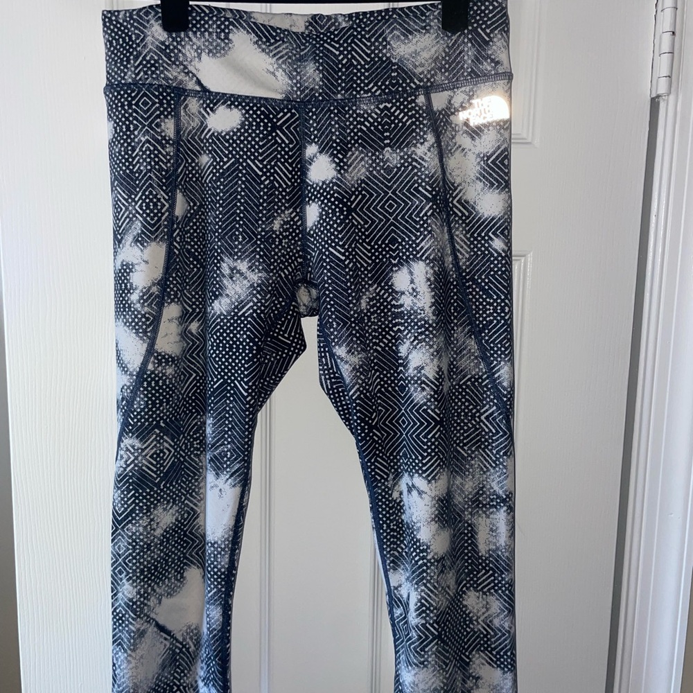 The North Face Women's Navy and White Patterned Cropped Leggings